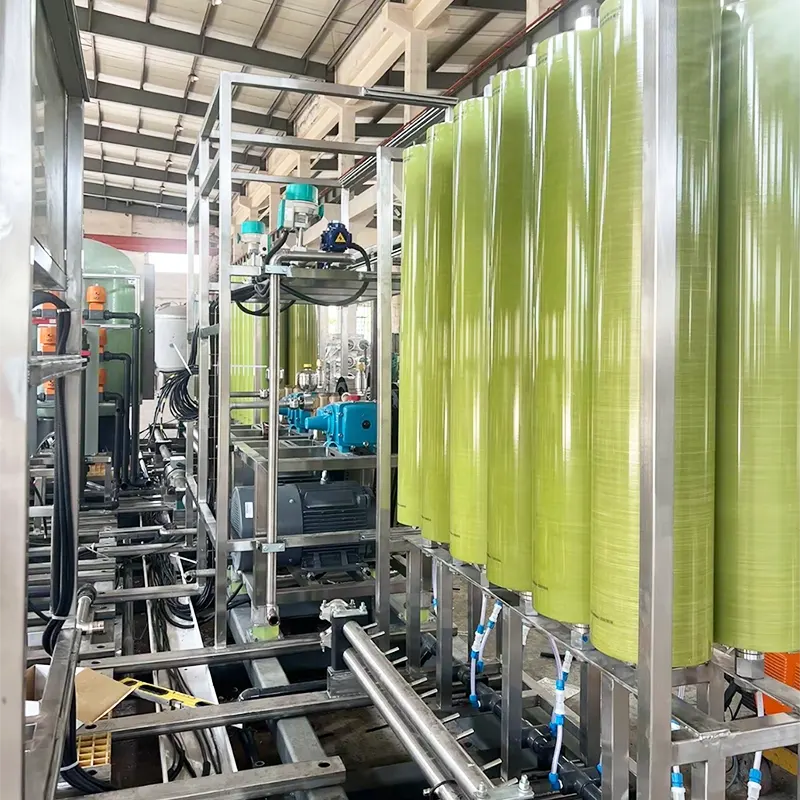 Echipament industrial de desalinizare a apei